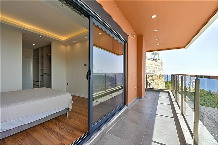 Villen mit atemberaubender Aussicht in Bektas