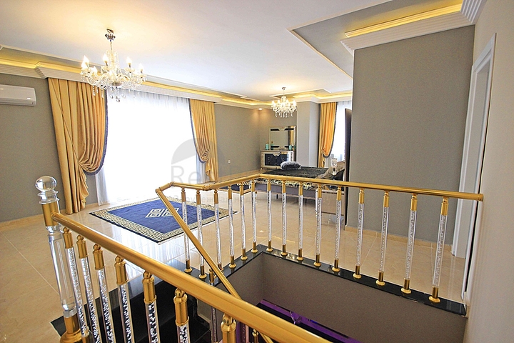 Penthouse zum Verkauf 3+1 im Stadtteil Mahmutlar