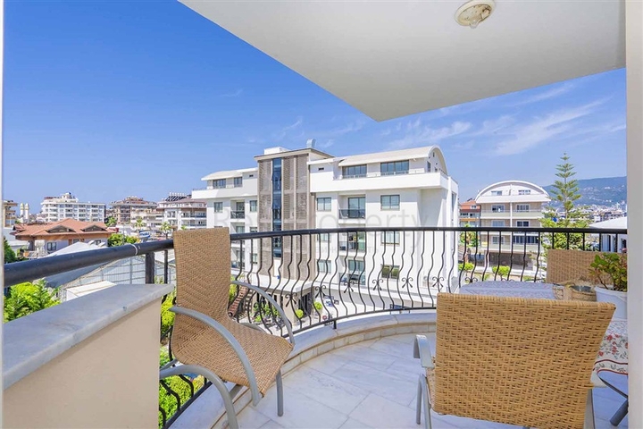 Geräumiges 4+1 Penthouse für eine große Familie