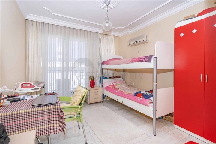 Geräumiges 4+1 Penthouse für eine große Familie