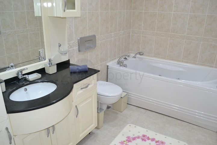 2+1 Wohnung mit Meerblick im Stadtteil Mahmutlar