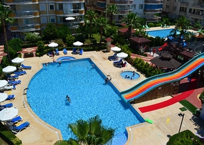 2+1 Wohnung mit Meerblick im Stadtteil Mahmutlar