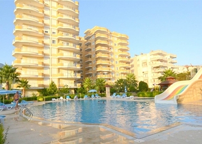 2+1 Wohnung mit Meerblick im Stadtteil Mahmutlar
