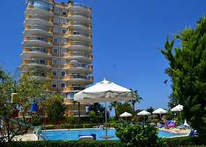 2+1 Wohnung mit Meerblick im Stadtteil Mahmutlar