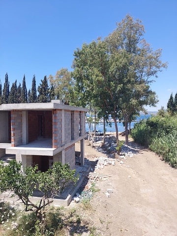 Attraktive Villen umgeben von üppiger Natur