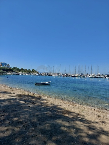 Attraktive Villen umgeben von üppiger Natur