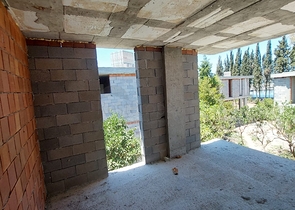 Attraktive Villen umgeben von üppiger Natur