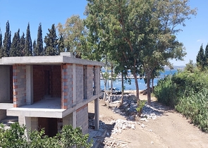 Attraktive Villen umgeben von üppiger Natur