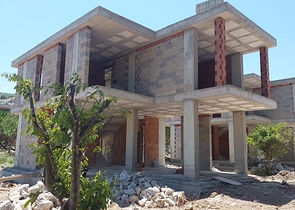 Attraktive Villen umgeben von üppiger Natur