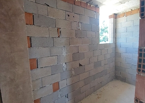 Attraktive Villen umgeben von üppiger Natur