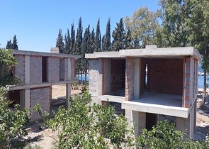 Attraktive Villen umgeben von üppiger Natur