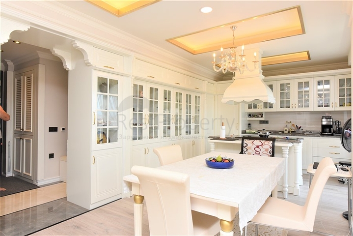 4+1 Apartment in einem Luxus-Komplex 