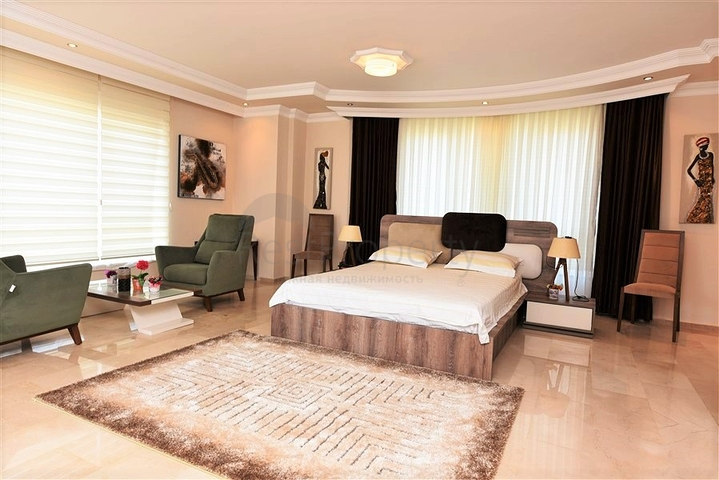 Villa mit Blick auf das Mittelmeer im Viertel Demirtas