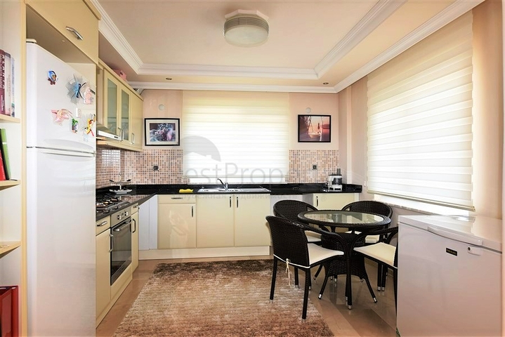 Villa mit Blick auf das Mittelmeer im Viertel Demirtas