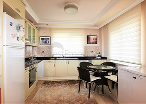 Villa mit Blick auf das Mittelmeer im Viertel Demirtas