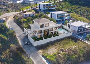 Villa mit Meerblick 5+1 in Kargicak