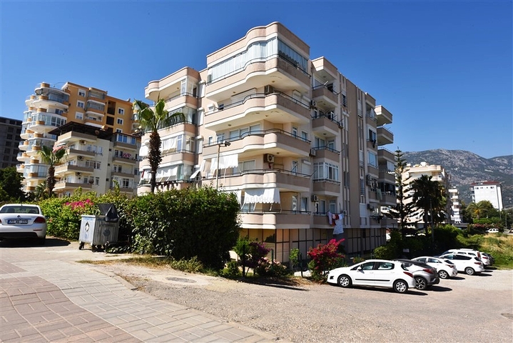 Wohnung 2+1 mit separater Küche im Stadtteil Mahmutlar