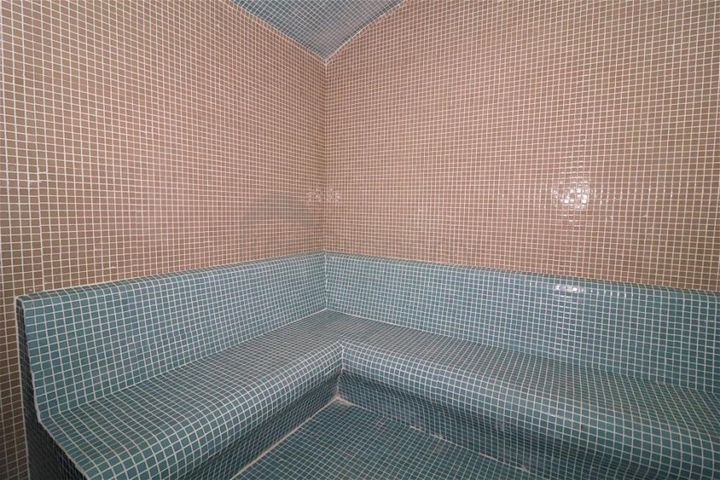 1+1 Apartment in einem neuen Komplex mit Hotelinfrastruktur