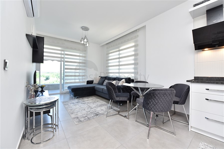 1+1 Apartment in einem neuen Komplex mit Hotelinfrastruktur