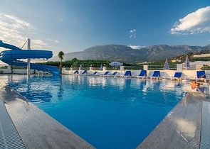 1+1 Apartment in einem neuen Komplex mit Hotelinfrastruktur