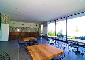 1+1 Apartment in einem neuen Komplex mit Hotelinfrastruktur