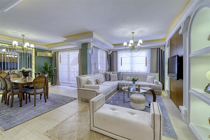 Apartment 2+1 an der ersten Küste in Mahmutlar