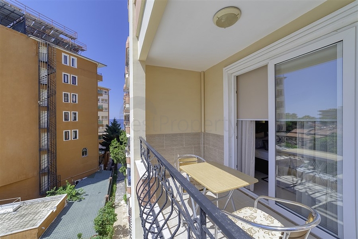 Apartment 2+1 an der ersten Küste in Mahmutlar