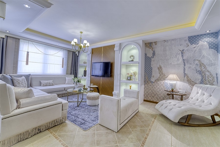 Apartment 2+1 an der ersten Küste in Mahmutlar