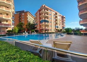 Apartment 2+1 an der ersten Küste in Mahmutlar