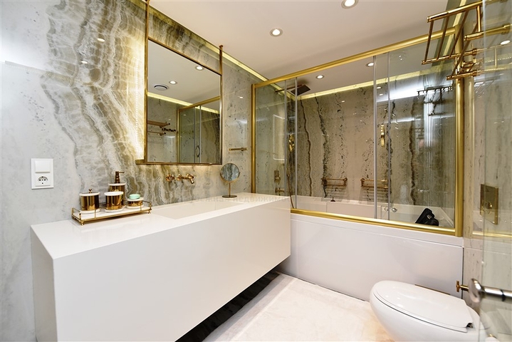 4+1 Luxuswohnung in einem prestigeträchtigen Komplex in Alanya