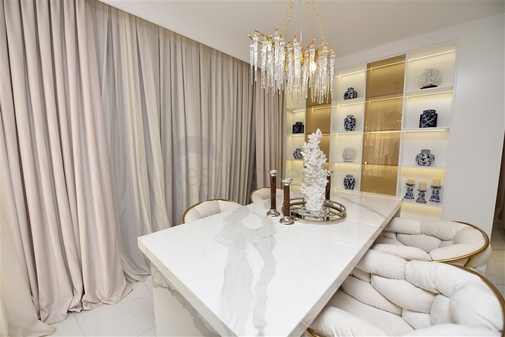 4+1 Luxuswohnung in einem prestigeträchtigen Komplex in Alanya