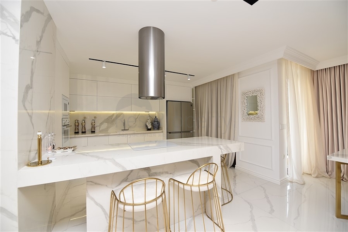 4+1 Luxuswohnung in einem prestigeträchtigen Komplex in Alanya