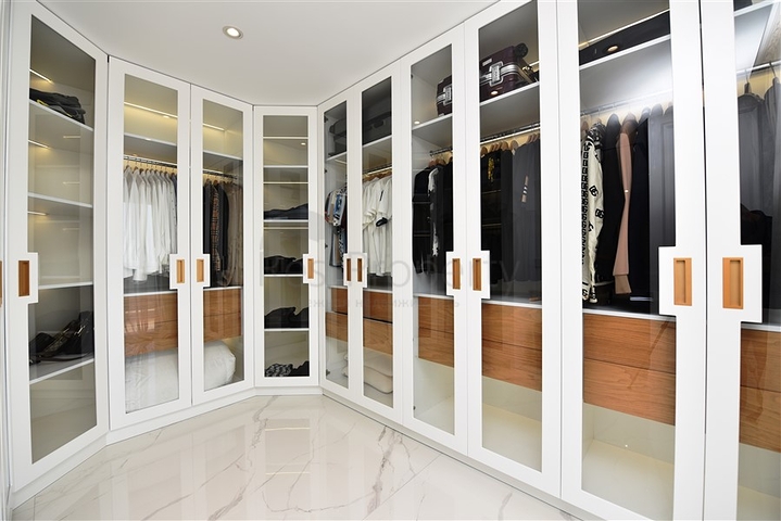 4+1 Luxuswohnung in einem prestigeträchtigen Komplex in Alanya