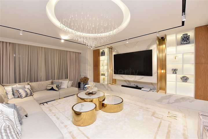 4+1 Luxuswohnung in einem prestigeträchtigen Komplex in Alanya