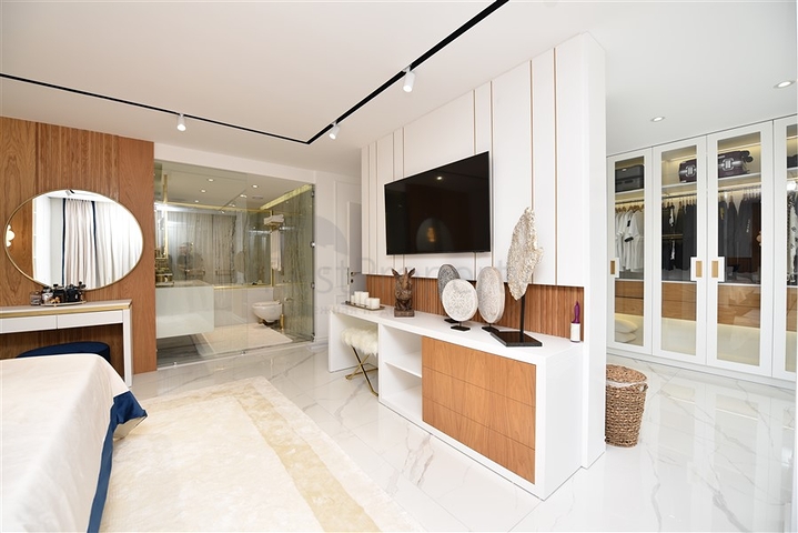 4+1 Luxuswohnung in einem prestigeträchtigen Komplex in Alanya