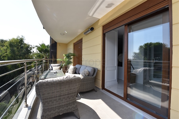 4+1 Luxuswohnung in einem prestigeträchtigen Komplex in Alanya