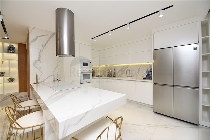 4+1 Luxuswohnung in einem prestigeträchtigen Komplex in Alanya