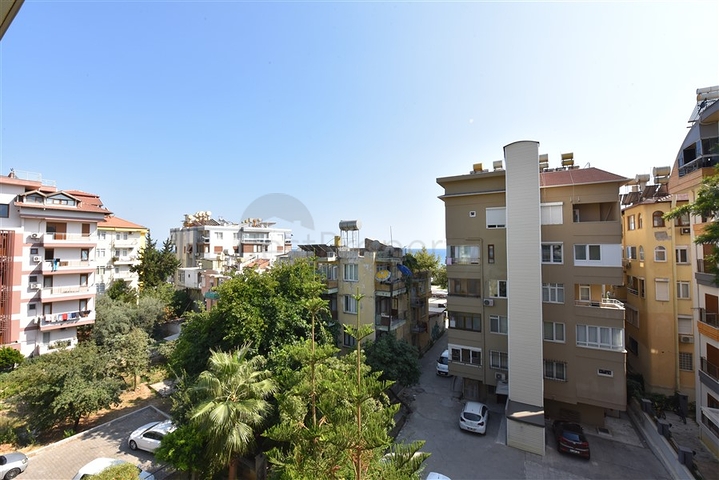 Wohnung 3+1 in der Nähe des Meeres im Zentrum von Alanya
