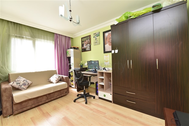 Wohnung 3+1 in der Nähe des Meeres im Zentrum von Alanya