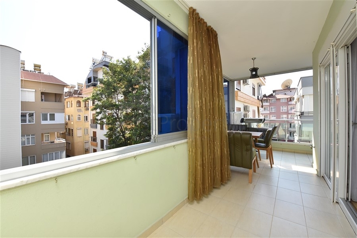 Wohnung 3+1 in der Nähe des Meeres im Zentrum von Alanya