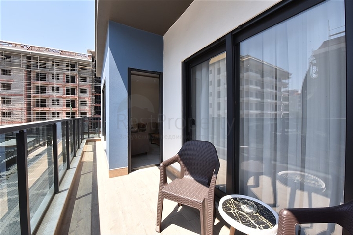 Zweizimmerwohnung in einem neuen Haus, 250 Meter vom Mittelmeer entfernt