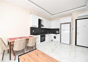 Zweizimmerwohnung in einem neuen Haus, 250 Meter vom Mittelmeer entfernt