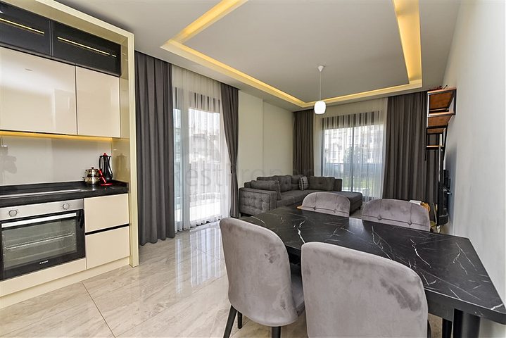 Dreizimmerwohnung zu vermieten 300 Meter vom Kleopatra Strand entfernt