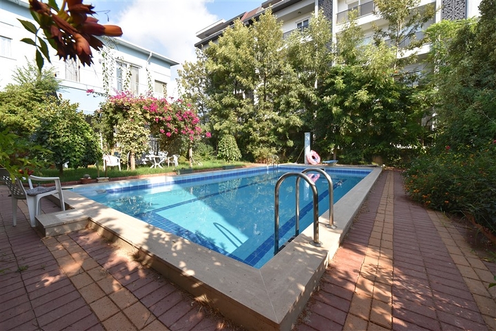 Villa mit 6+1 Grundriss mit separater Küche in Kestel