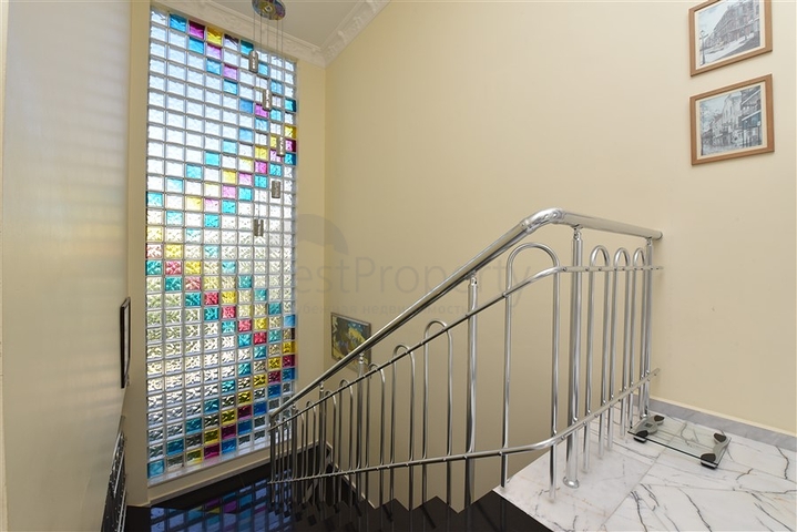 Villa mit 6+1 Grundriss mit separater Küche in Kestel