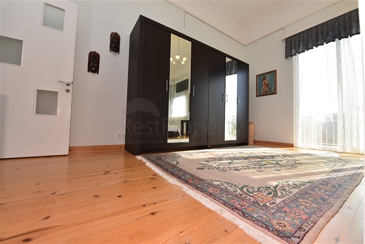 Villa mit 6+1 Grundriss mit separater Küche in Kestel