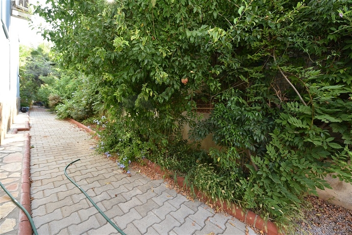 Villa mit 6+1 Grundriss mit separater Küche in Kestel