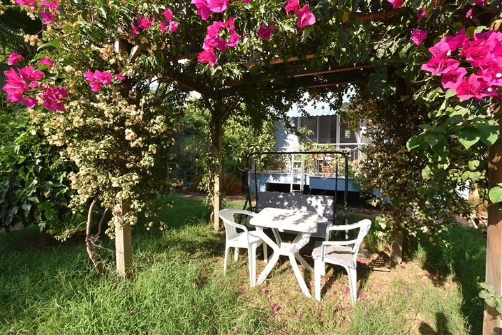 Villa mit 6+1 Grundriss mit separater Küche in Kestel