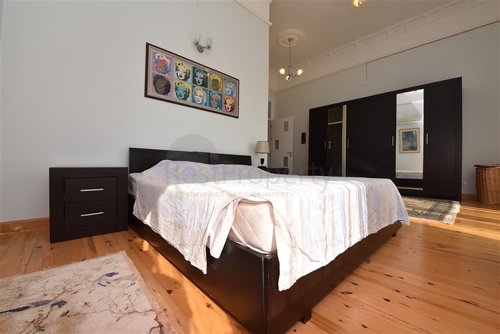 Villa mit 6+1 Grundriss mit separater Küche in Kestel