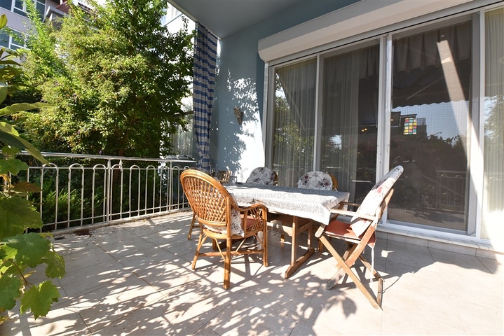 Villa mit 6+1 Grundriss mit separater Küche in Kestel